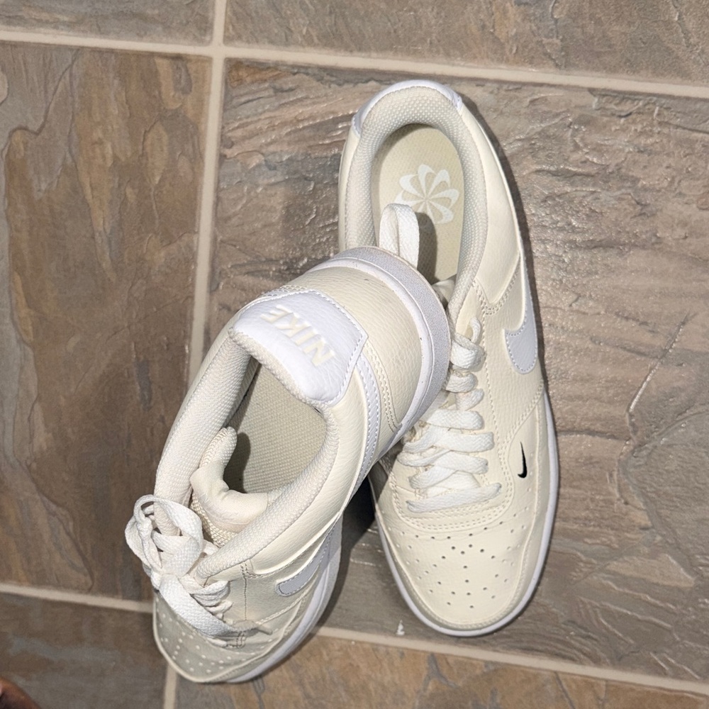 Nike Women's Court Vision Low Next Nature Sneakers - Picture 4 of 8
